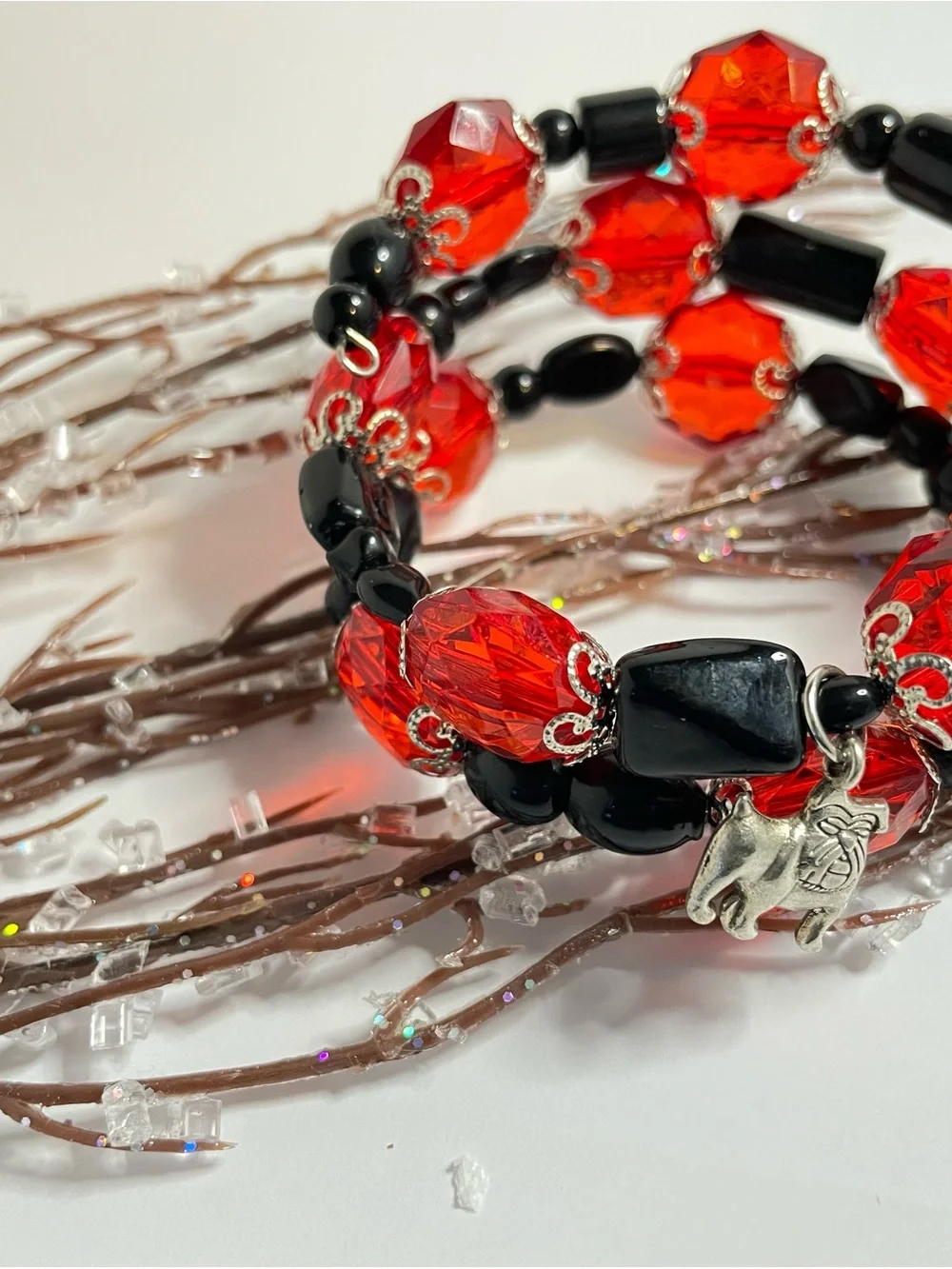 Red and Black Plastic Beaded Bracelet with Georgia Bulldog Charm Memory-wire